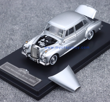 Load image into Gallery viewer, GFCC 1:64 Silver 1959 300D Classic Vintage Sports Model Diecast Metal Car New Collection