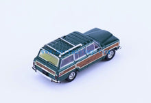 Load image into Gallery viewer, 1:64 596model Green Grand Wagoneer SUV ORV Sports Model Diecast Metal Car New Collection