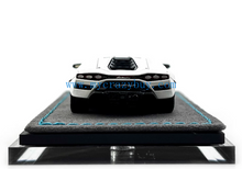 Load image into Gallery viewer, EC 1:64 White Countach LPI800-4 Sports Model Diecast Resin Car New Collection