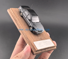 Load image into Gallery viewer, FW 1:64 Black LS400 XF10 UCF10 Sedan Sports Model Diecast Metal Car New Collection