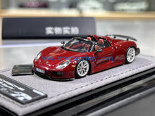 Load image into Gallery viewer, Halo 1:64 Red 918 Spyder Sports Model Diecast Resin Car New Collection