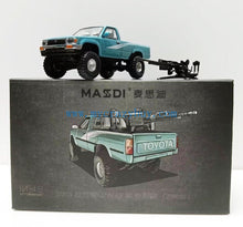 Load image into Gallery viewer, Masdi 1:64 Blue 1995 Hilux RN80 Cab Pickup Truck Model Diecast Metal Car New Collection