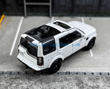 Load image into Gallery viewer, WHELART 1:64 White Black Discovery 4 Sports ORV Model Diecast Metal Car New Collection