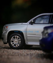 Load image into Gallery viewer, GOC 1:64 Silver 2015 Suburban Full Sized SUV Model Diecast Metal Car New Collection