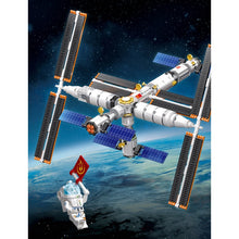 Load image into Gallery viewer, 838PCS MOC Space NASA Tiangong Space Station Figure Model Toy Building Block Brick Gift Kids DIY Compatible Lego