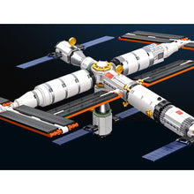 Load image into Gallery viewer, 838PCS MOC Space NASA Tiangong Space Station Figure Model Toy Building Block Brick Gift Kids DIY Compatible Lego