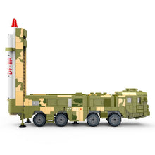Load image into Gallery viewer, 714PCS Military WW2 DF-11 CSS-7 Ballistic Missile Truck Figure Model Toy Building Block Brick Gift Kids