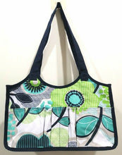 Load image into Gallery viewer, Thirty One Organizing Utility Keep it Tote Cosmetic Bag 31 gift Fabulous Floral

