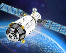 Load image into Gallery viewer, 1002PCS China Tiangong TG-1 Space craft Figure Building Block Brick Model Fully Compatible With Lego