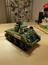 Load image into Gallery viewer, 726PCS M4 Sherman Tank Building Blocks WW2 Soldier Figures Educational Toy Bricks Model Fully