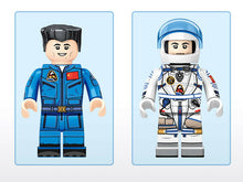 Load image into Gallery viewer, 904PCS NASA Spacecraft Ship Rocket Flight Building Blocks Figure Educational Toy Model Set Fully