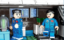 Load image into Gallery viewer, 1002PCS China Tiangong TG-1 Space craft Figure Building Block Brick Model Fully Compatible With Lego