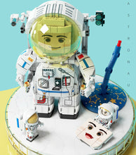 Load image into Gallery viewer, 518PCS MOC Astronaut Stand Building Blocks Educational Toy Model Bricks Figures Fully