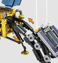 Load image into Gallery viewer, 702PCS NASA Space Lunar Probe Chang'e 4 Building Blocks Bricks Figure Educational Toy Model Fully