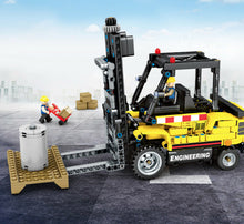 Load image into Gallery viewer, 556PCS Technic Folklift Building Blocks Bricks Model Figure Cute Set Fully Compatible With Lego