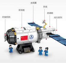 Load image into Gallery viewer, 1002PCS China Tiangong TG-1 Space craft Figure Building Block Brick Model Fully Compatible With Lego