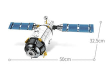 Load image into Gallery viewer, 1002PCS China Tiangong TG-1 Space craft Figure Building Block Brick Model Fully Compatible With Lego
