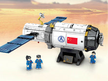 Load image into Gallery viewer, 1002PCS China Tiangong TG-1 Space craft Figure Building Block Brick Model Fully Compatible With Lego