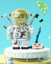 Load image into Gallery viewer, 518PCS MOC Astronaut Stand Building Blocks Educational Toy Model Bricks Figures Fully