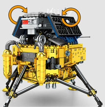 Load image into Gallery viewer, 702PCS NASA Space Lunar Probe Chang'e 4 Building Blocks Bricks Figure Educational Toy Model Fully