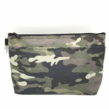 Load image into Gallery viewer, Thirty one Cool Clip Thermal Pouch bag picnic lunch in Camo Crosshatch 31 gift