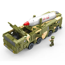 Load image into Gallery viewer, 714PCS Military WW2 DF-11 CSS-7 Ballistic Missile Truck Figure Model Toy Building Block Brick Gift Kids
