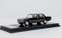 Load image into Gallery viewer, Maxwell 1:64 Black 450SEL W116 Sedan Classic Sport Model Diecast Metal Car New

