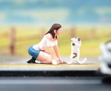 Load image into Gallery viewer, 1:64 Painted Figure Model Miniature Resin Diorama Sand Girl Teasing Cat Lady Toy Collection
