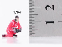 Load image into Gallery viewer, 1:64 Painted Figure Model Miniature Resin Diorama Sand Formula 1 Racing Racer
