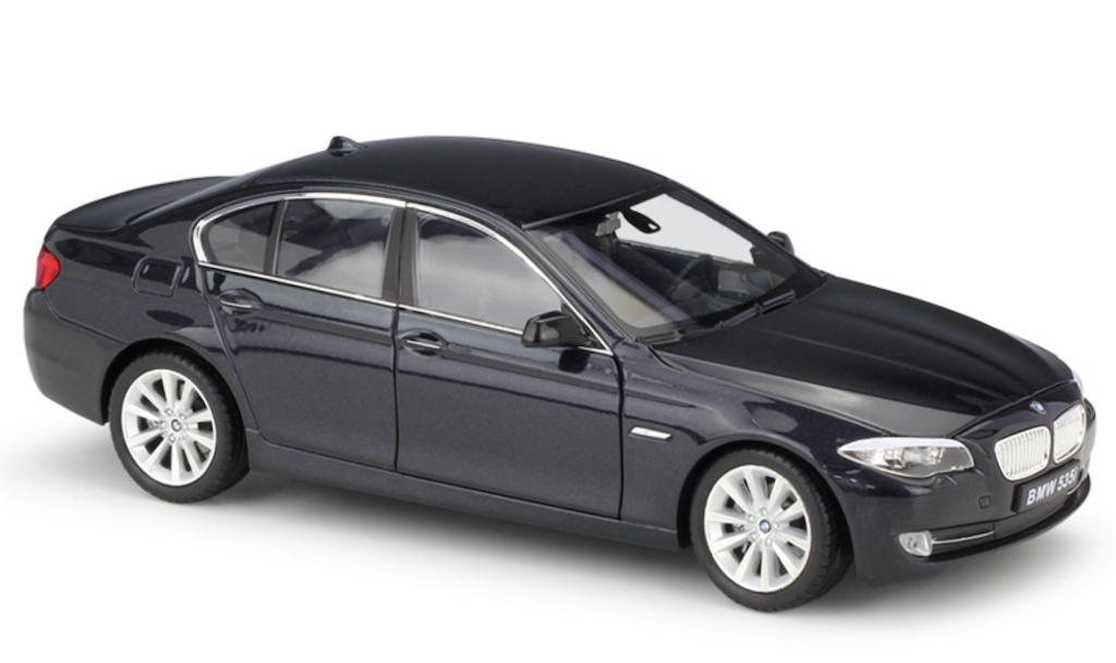 WELLY 1:24 535i Sedan Sports Model Diecast Metal Car Display