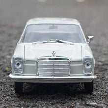 Load image into Gallery viewer, WELLY 1:24 Benz 220 Sedan Classic Vintage Model Diecast Metal Car Display
