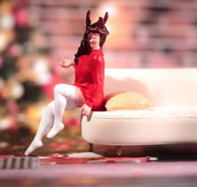 Load image into Gallery viewer, 1:64 Painted Figure Model Miniature Resin Diorama Sand Christmas Girl Sofa Red New Collection
