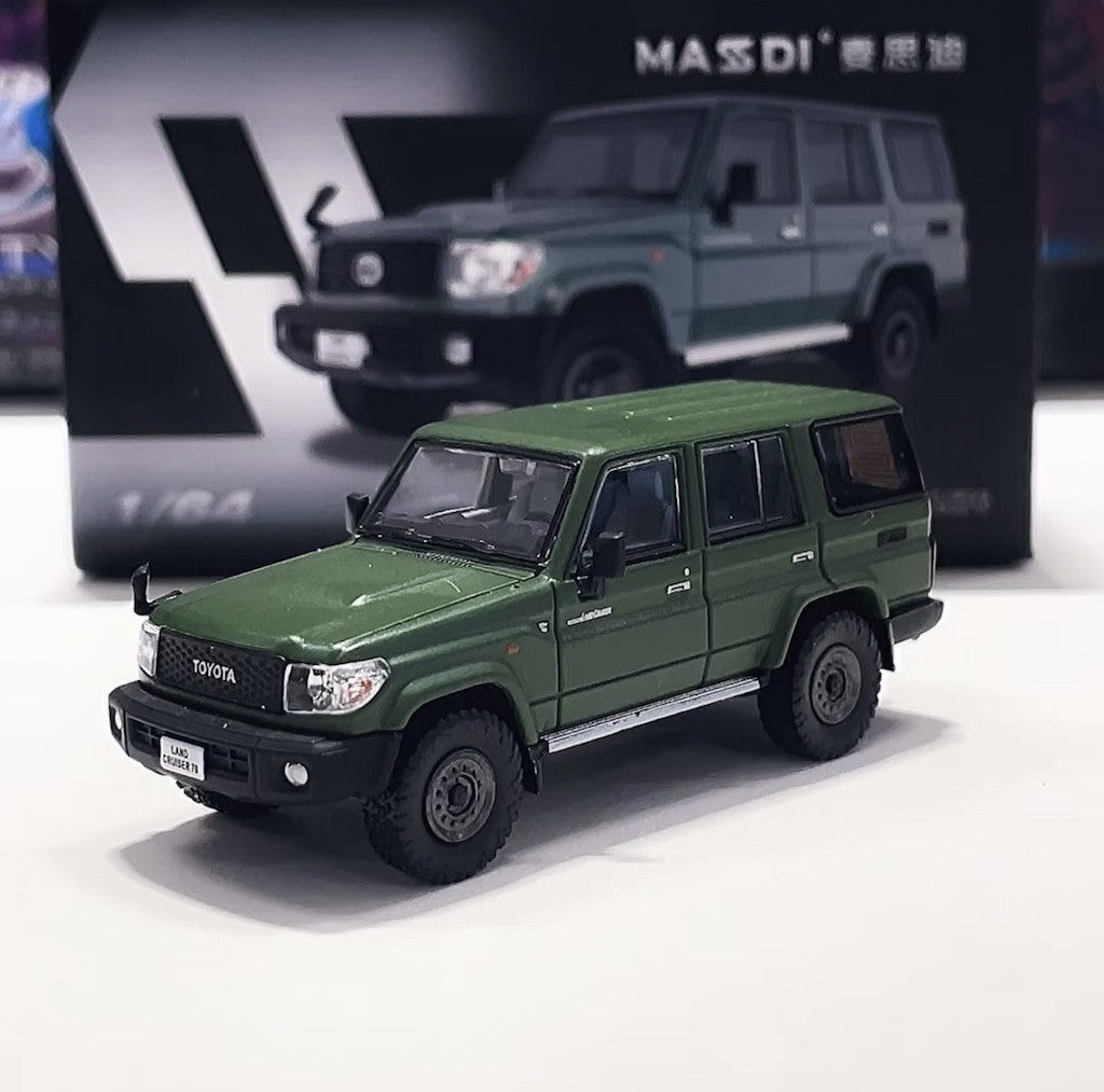 Masdi 1:64 Green Land Cruiser LC76 ORV SUV Sports Model Diecast Metal Car New Collection