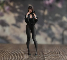 Load image into Gallery viewer, 1:24 Painted Figure Model Miniature Resin Diorama Sexy Lady in Black Beauty Girl
