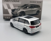 Load image into Gallery viewer, Masdi 1:64 Silver Odyssey RC3 Mini Van MPV Sports Model Diecast Metal Car New Collection
