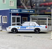Load image into Gallery viewer, Rollin 1:64 White Highway Police CV CROWN VICTORIA Model Diecast Metal Car New Collection

