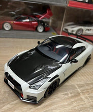 Load image into Gallery viewer, AUTOart 1:18 JDM Carbon GTR R35 NISMO GTR Sports Model Diecast Metal Car New
