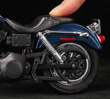 Load image into Gallery viewer, Maisto 1:12 2004 DYNA Super Glide Special Model Diecast Metal Motorcycle New
