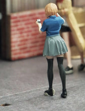Load image into Gallery viewer, 1:64 Painted Figure Mini Model Miniature Resin Diorama Sand Uniform Girl Lady New
