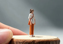 Load image into Gallery viewer, 1:64 Painted Figure Model Miniature Resin Diorama Toy Sand Young Girl Pretty

