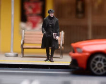 Load image into Gallery viewer, 1:64 Painted Figure Model Miniature Resin Diorama Sand British-style Man Black
