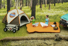 Load image into Gallery viewer, 1:64 Painted Figure Model Miniature Resin Diorama Camping Outdoor Picnic BBQ Toy Collection
