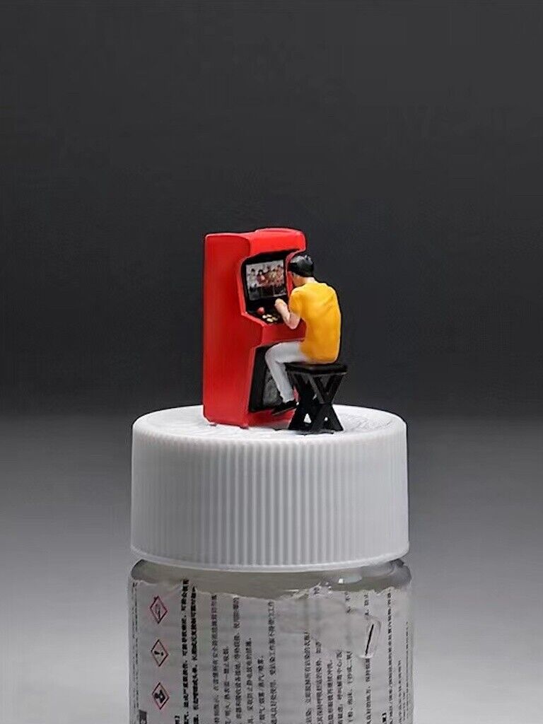 1:64 Painted Figure Mini Model Miniature Resin Diorama Arcade Machine Boy Set