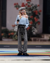 Load image into Gallery viewer, 1:24 Painted Figure Model Miniature Resin Diorama Fashion Trendy Girl Beret Lady
