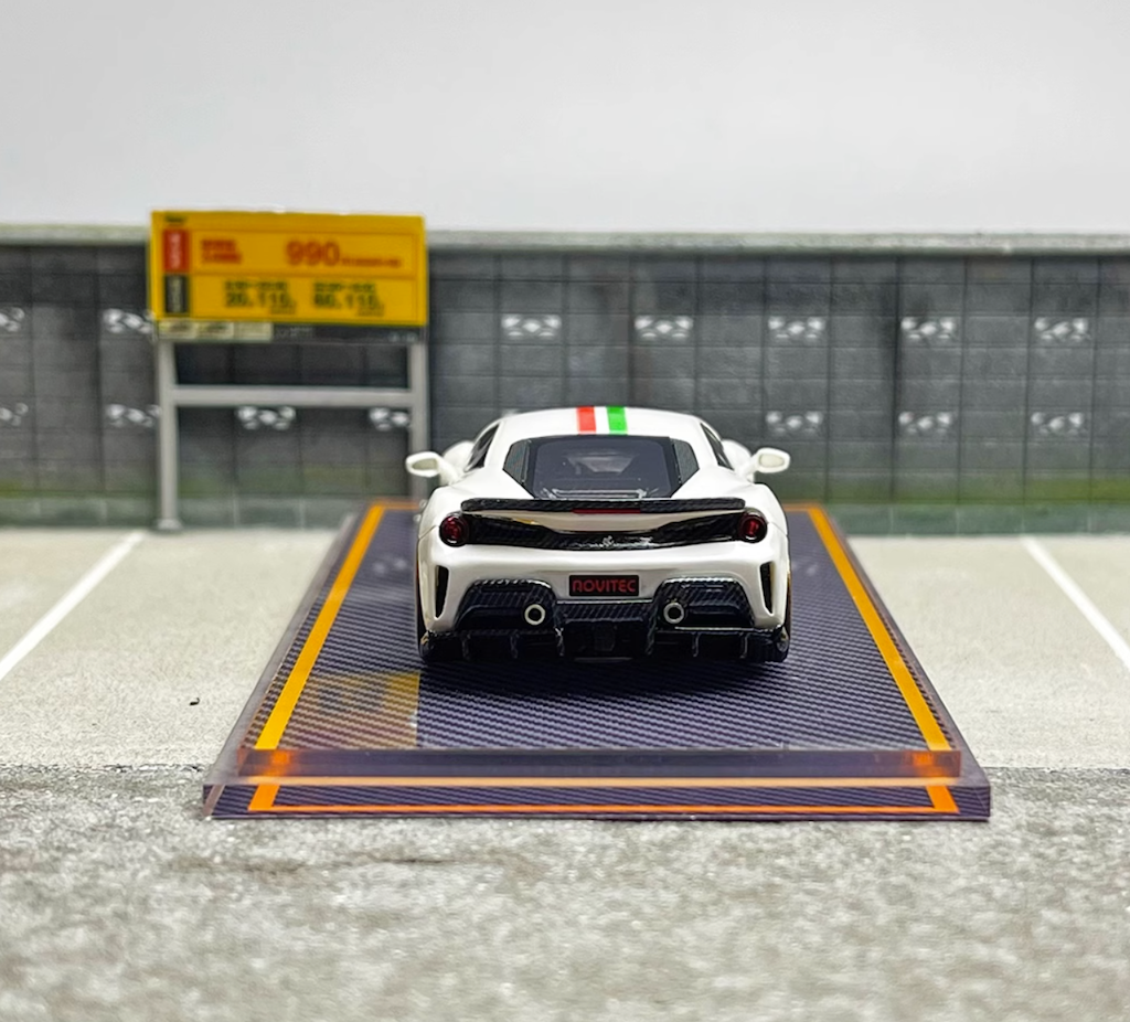 U2 1:64 White Novitec 488 Pista Racing Sports Model Diecast