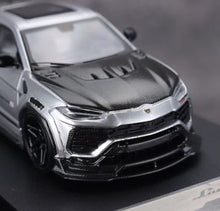 Load image into Gallery viewer, Flame 1:64 Silver Carbon URUS Widebody SUV Sports Model Diecast Metal Car New Collection
