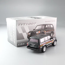 Load image into Gallery viewer, Masdi 1:64 1994 Green Land Cruiser LC80 ORV 4500 Model Diecast Metal Car New Collection
