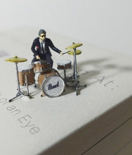 Load image into Gallery viewer, 1:64 Painted Figure Model Miniature Resin Diorama Sand Jazz Band Music Singer
