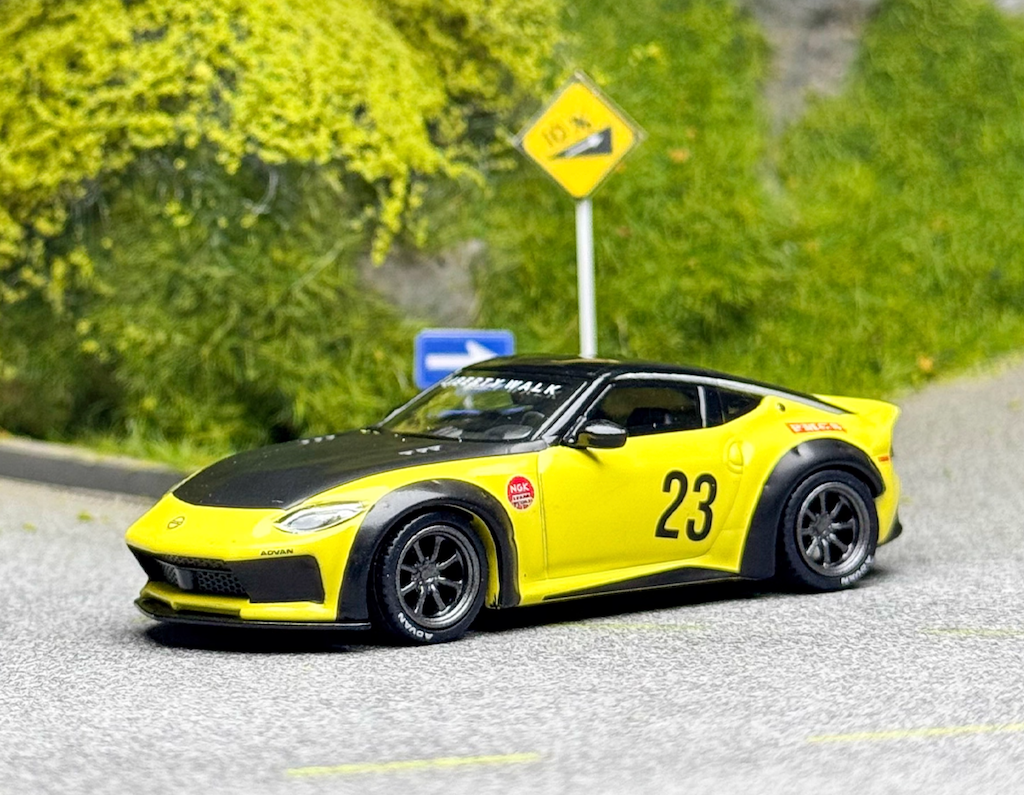 MINIGT 1:64 Yellow Nissan Z LB #24 Coupe Sports Model Diecast Metal Car New Collection