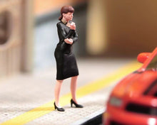 Load image into Gallery viewer, 1:64 Painted Figure Model Miniature Resin Diorama Sand Six Killers Man Lady Set
